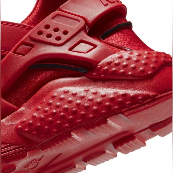 Nike ‘Huarache Run' Sneaker - Picture 11 of 16